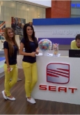 motor-sport-models-shopping-centre-promotional-staff